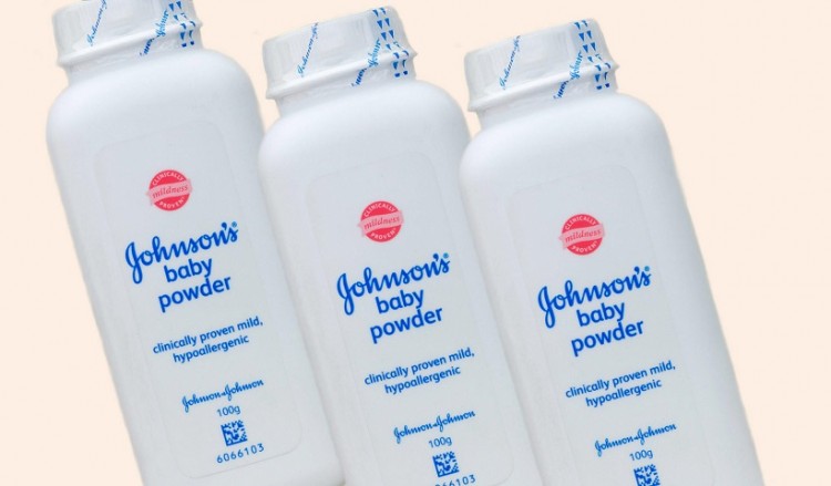 Αποκάλυψη Reuters: Η Johnson & Johnson γνώριζε ότι το ταλκ της περιέχει αμίαντο