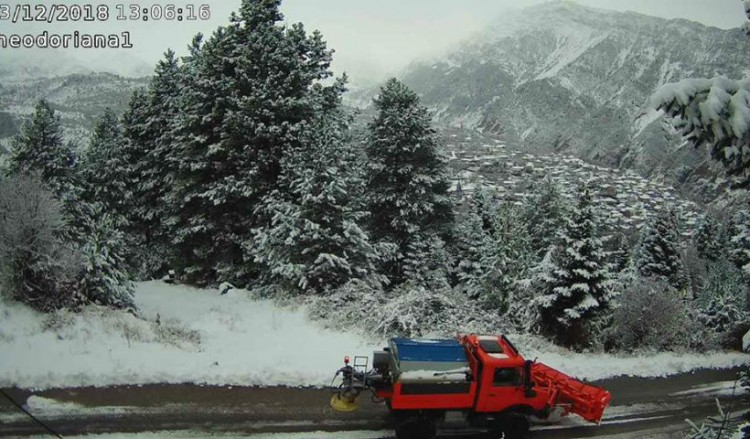 Καιρός: Τσουχτερό κρύο σε ολόκληρη τη χώρα, μικρή βελτίωση από αύριο