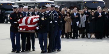 ΗΠΑ: Ο Ντόναλντ Τραμπ και όλοι οι εν ζωή πρώην πρόεδροι στην κηδεία του Τζορτζ Μπους στο Καπιτώλιο