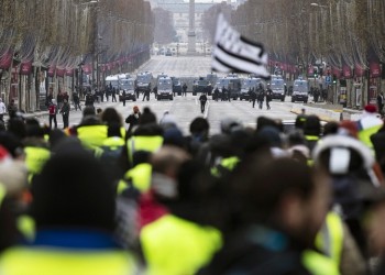 «Κίτρινα γιλέκα»: Αποκλιμάκωση κινητοποιήσεων σε Παρίσι και περιφέρεια