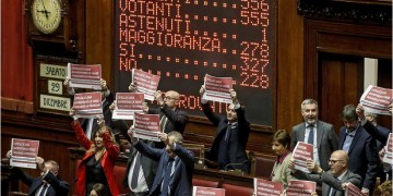 Ιταλία: Το κοινοβούλιο εγκρίνει τον προϋπολογισμό του 2019