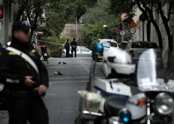 Έκρηξη στο Κολωνάκι: Το κίτρινο υγρό στον εκρηκτικό μηχανισμό ανησυχεί την Αντιτρομοκρατική