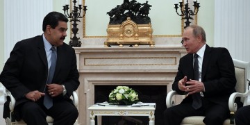 Στη Μόσχα ο Μαδούρο για να συναντήσει τον Πούτιν