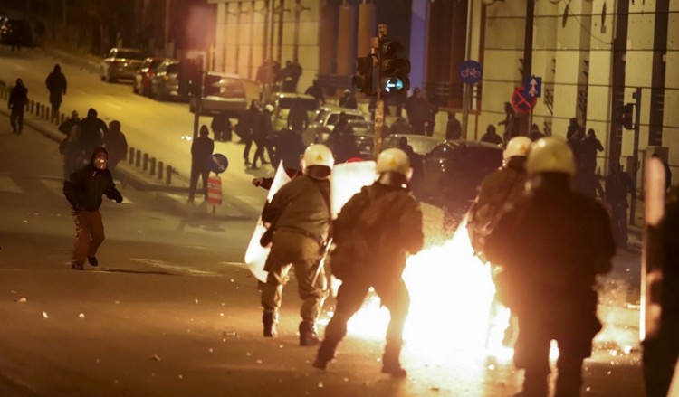 Ένταση στα Εξάρχεια μετά την πορεία για τον Γρηγορόπουλο 3