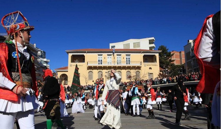 «Σεισμό» προκάλεσαν οι Μωμόγεροι στην Κοζάνη (φωτο, βίντεο)