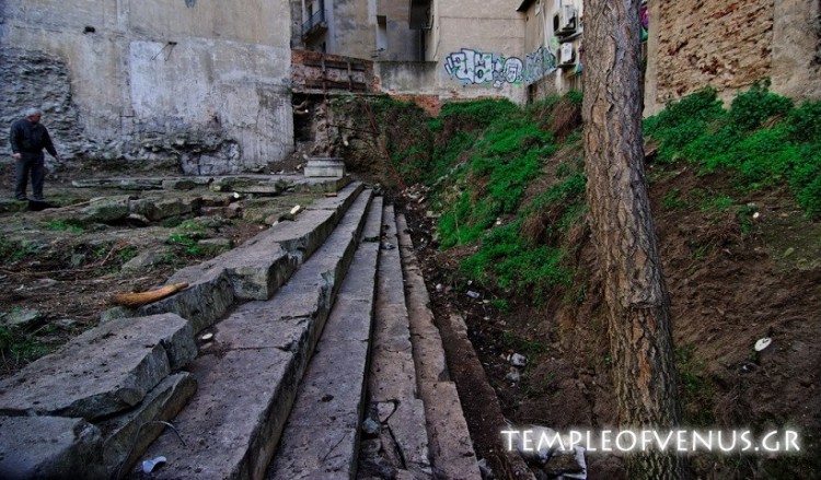 Θεσσαλονίκη: «Ξαναθάβουν» προσωρινά το ναό της Αφροδίτης λόγω κόστους