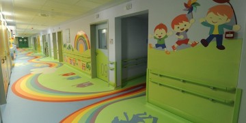 Πέθανε το 6χρονο αγοράκι που βρέθηκε τυλιγμένο με το λουρί του σκύλου του