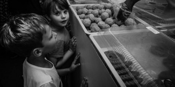 Deutsche Welle: Η κρίση στην Ελλάδα αφήνει τα παιδιά να υποσιτίζονται