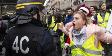 Στη Γαλλία, άμα δεν τα σπάσεις δεν σε παίρνουν στα σοβαρά!