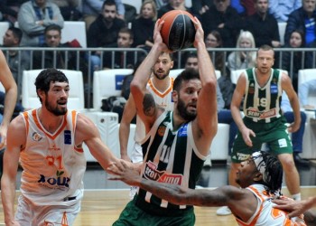 Με νίκες αποχαιρέτησαν το 2018 Ολυμπιακός και Παναθηναϊκός