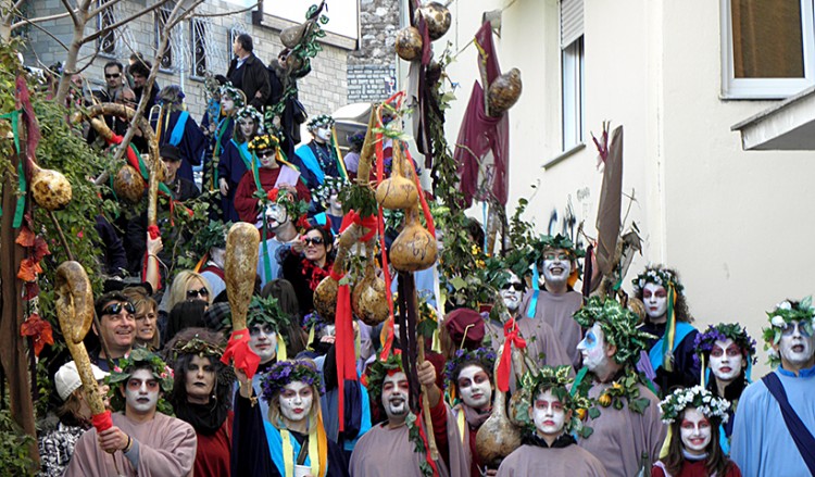 Χριστούγεννα 2018: Πατερίτσα και Ραγκουτσάρια