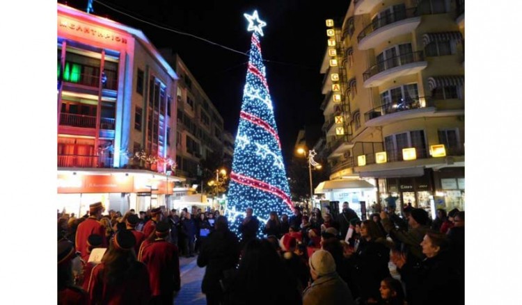 Ποντιακά κάλαντα στους δρόμους των Σερρών (βίντεο)
