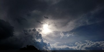 Συννεφιά με νοτιάδες την Κυριακή