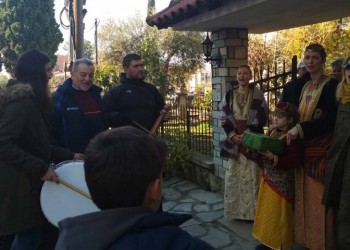 Κατάμεστο το Δημοτικό Θέατρο Θέρμης στη «Γιορτή γραμμάτων» του Σωματείου «Παναγιά Σουμελά» (φωτο)