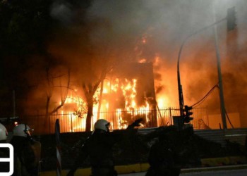 Θεσσαλονίκη: Νέα επεισόδια μετά την πορεία για τον Γρηγορόπουλο, φωτιά σε εργοτάξιο του μετρό (βίντεο)