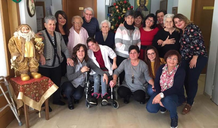 Η Εύξεινος Λέσχη Χαρίεσσας έδωσε χαρά στο Γηροκομείο Νάουσας ενόψει Χριστουγέννων