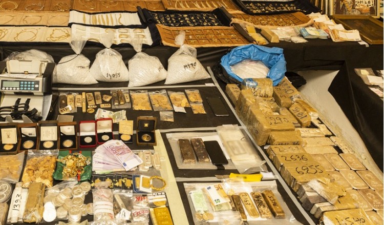 Υπόθεση λαθρεμπορίας χρυσού: Απολογείται ενώπιον της ανακρίτριας ο ενεχυροδανειστής