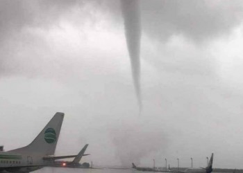 Δώδεκα τραυματίες από ανεμοστρόβιλο στο αεροδρόμιο της Αττάλειας (βίντεο)