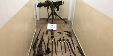 Αρχαία και όπλα βρήκαν αστυνομικοί στη Λευκάδα (φωτο)