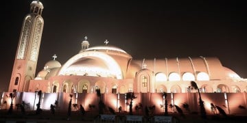 Αίγυπτος: Εγκαινιάστηκε ο μεγαλύτερος ναός και το μεγαλύτερο τζαμί στη Μέση Ανατολή