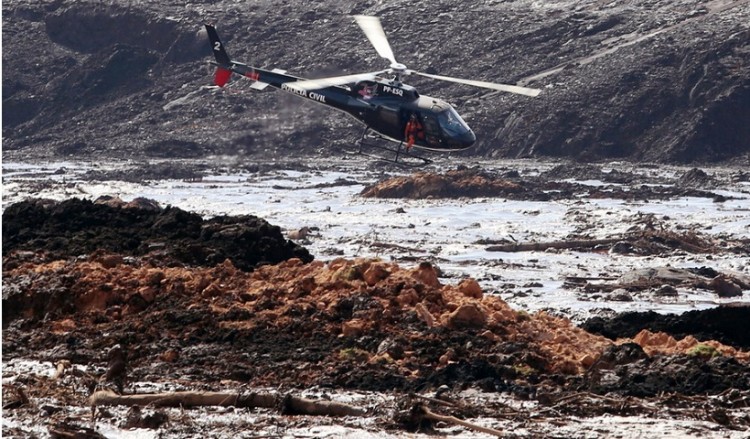 Βραζιλία: Δεκάδες αγνοούμενοι μετά την κατάρρευση φράγματος σε ορυχείο