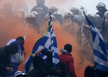 Επτά συλλήψεις για τα επεισόδια στο Σύνταγμα – 25 οι τραυματίες αστυνομικοί