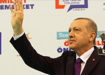 Ερντογάν: Απήγγειλε στίχους κατά των Ελλήνων σε ομιλία του στη Σμύρνη (βίντεο)