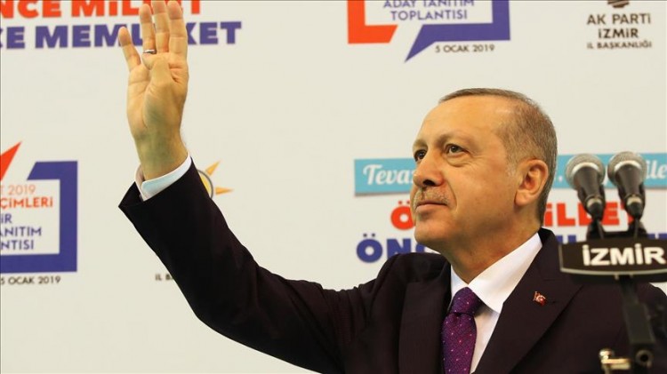 Ερντογάν: Απήγγειλε στίχους κατά των Ελλήνων σε ομιλία του στη Σμύρνη (βίντεο)