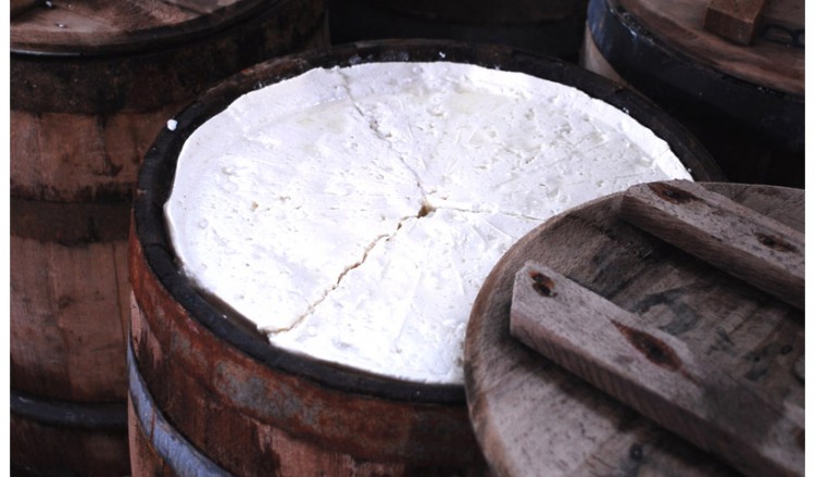 Φέτα Κεφαλονιάς, το πιστοποιημένο βαρελίσιο τυρί που όλοι ζητούν με το όνομά του