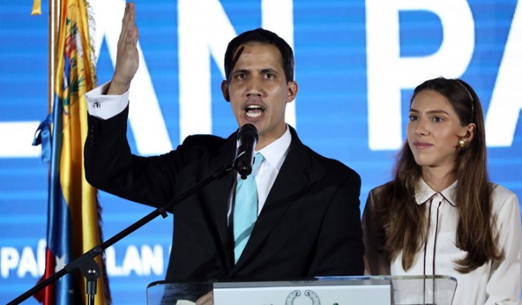 Βενεζουέλα: Ο Χουάν Γκουαϊδό καταγγέλλει εισβολή των ειδικών δυνάμεων στο σπίτι του