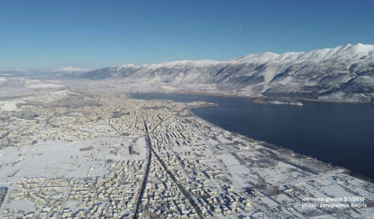 Κακοκαιρία: Χιόνια στο 51% της Ελλάδας, -19 βαθμοί σε Φλώρινα και Πτολεμαΐδα (βίντεο)