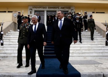 Μιράζ πέταξαν στην Αθήνα «αποχαιρετώντας» τον Καμμένο!
