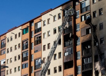 Ισπανία: Τραγωδία από φωτιά σε πολυκατοικία στην Καταλονία