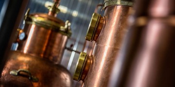 «Μεσογειακό» τζιν από την Ποτοποιία-Αποσταγματοποιία Μελισσανίδη στην Αλμωπία