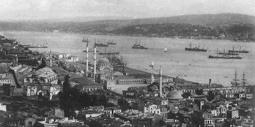 4 Ιανουαρίου 1919: Έλληνες στρατιώτες που συμμετέχουν στην Εκστρατεία της Ουκρανίας αντικρίζουν συγκλονισμένοι την Πόλη