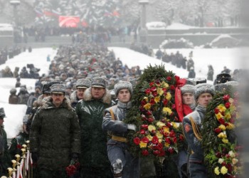 Στρατιωτική παρέλαση για την επέτειο της λήξης της πολιορκίας του Λένινγκραντ (βίντεο)
