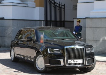 Πώς κατασκευάστηκε η λιμουζίνα του Πούτιν (βίντεο)