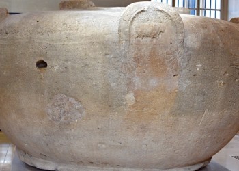 Το γιγαντιαίο πιθάρι της Αμαθούντας – Η ιστορία της κλοπής του και η έκθεση στο Μουσείο του Λούβρου
