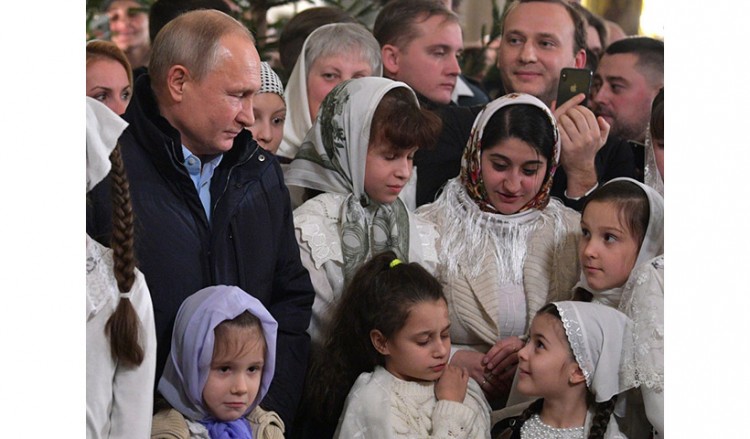 Ευχές του Πούτιν για τα Χριστούγεννα