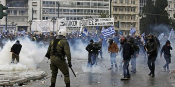 Δύο Τούρκοι και μία Γερμανίδα μεταξύ των προσαχθέντων για τα επεισόδια στο συλλαλητήριο για τη Μακεδονία