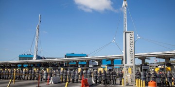 ΗΠΑ: Ο Λευκός Οίκος θέλει να χτίσει το τείχος στο Μεξικό με χρήματα του στρατού!