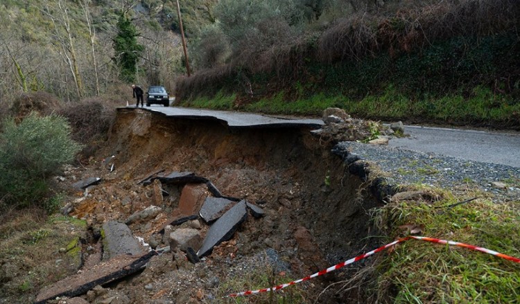 Σε απόγνωση οι κάτοικοι του Ταΰγετου: Εξαφανίστηκαν δρόμοι, ζημιές σε σπίτια