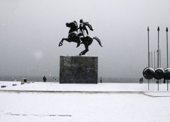 Νέο κύμα χιονιά παγώνει τη Θεσσαλονίκη – Έκλεισαν τα σχολεία που λειτούργησαν σήμερα