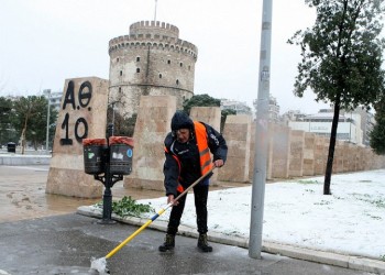 Κακοκαιρία «Ωκεανίς»: Με χιόνι ξύπνησε η Θεσσαλονίκη (βίντεο)