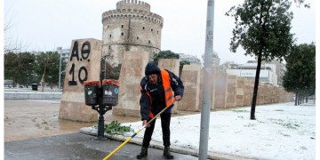 Κακοκαιρία «Ωκεανίς»: Με χιόνι ξύπνησε η Θεσσαλονίκη (βίντεο)