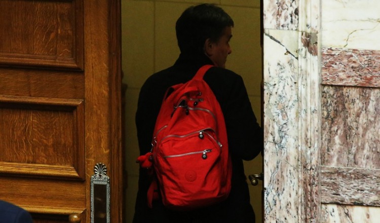 «Κόκκινα» δάνεια, αναδρομικά και πρώτη κατοικία στη συνάντηση κυβέρνησης-θεσμών