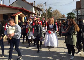 Οι Μωμοέρ' εξέβανε σην Χαρίεσσα Νάουσας (φωτο)