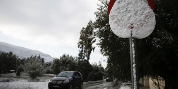 Συνεχίζεται η κακοκαιρία – Νέο δύσκολο 24ωρο με βροχές, χιόνια και κρύο