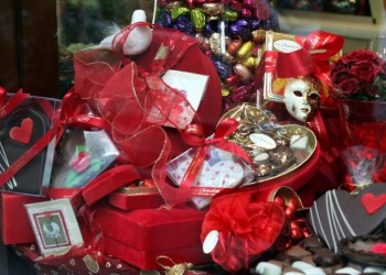 Ημέρα του Αγίου Βαλεντίνου 2019: Πώς ψωνίζουν οι Έλληνες