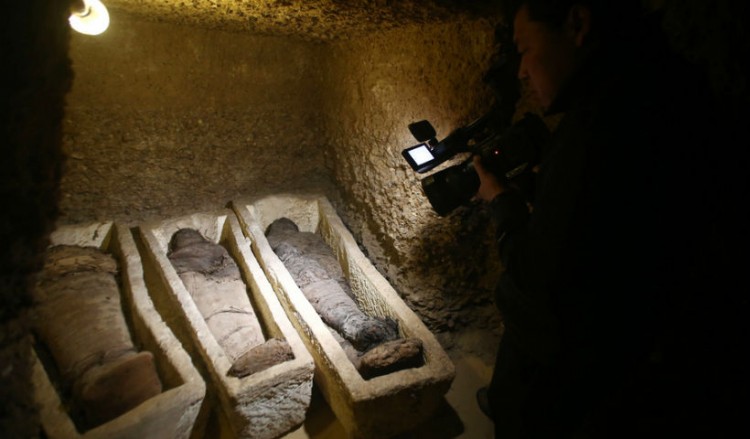 Αίγυπτος: Μούμιες ηλικίας τουλάχιστον 2.000 ετών αποκαλύφθηκαν κοντά στο Κάιρο